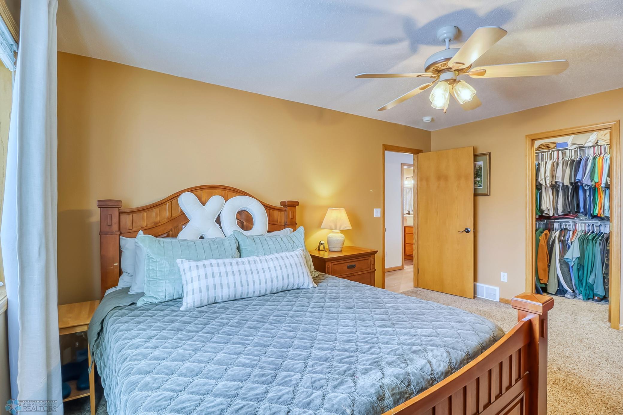 Bedroom1_2.jpg