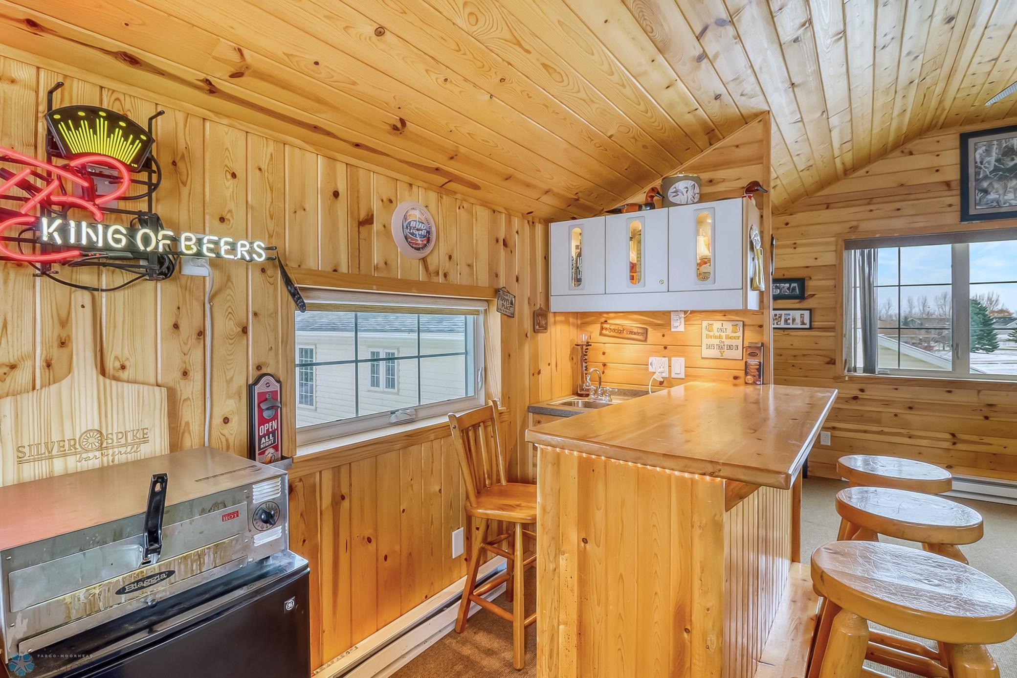 Unattached Garage Upstairs bar1_2.jpg