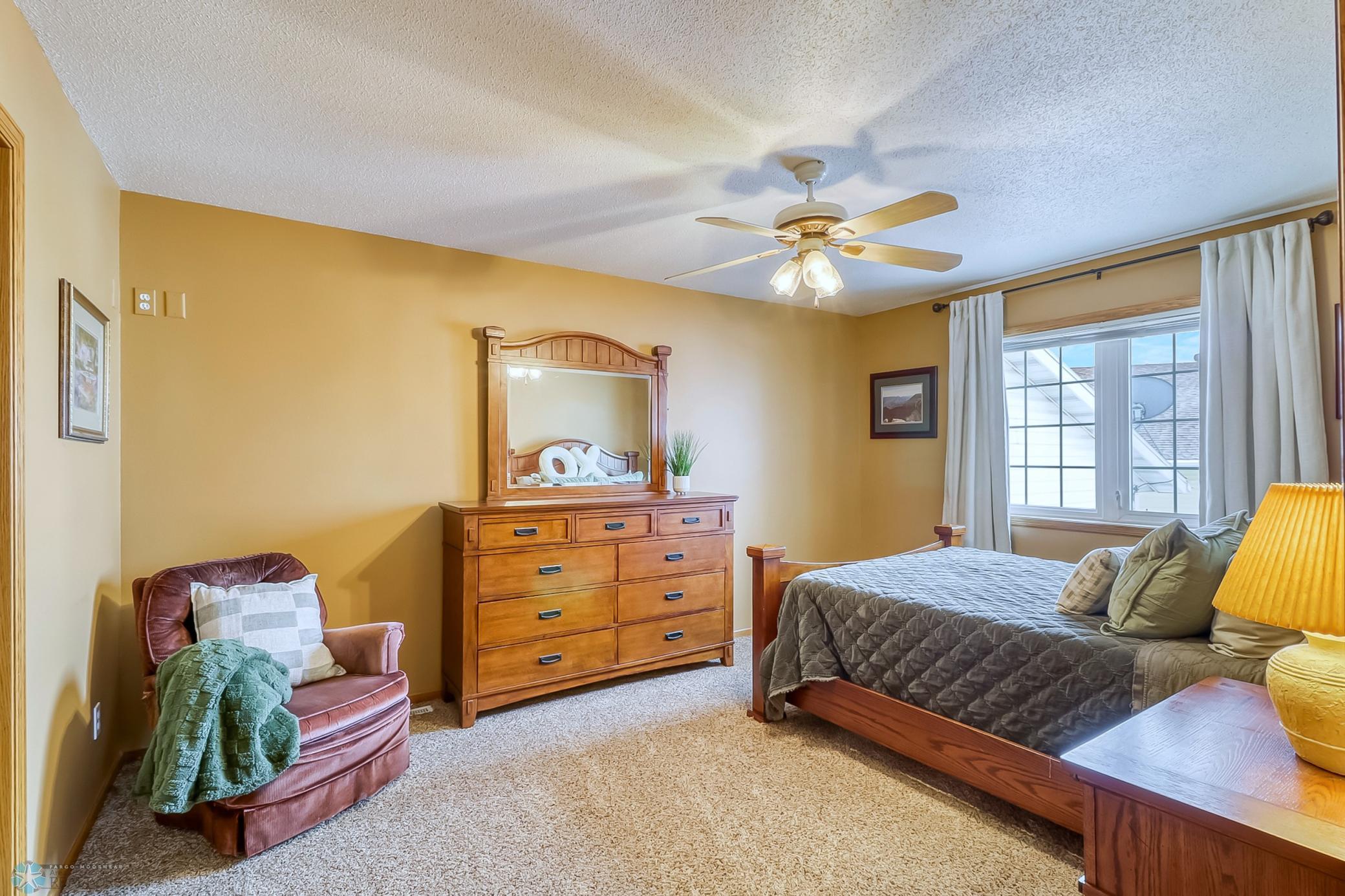 Bedroom1_1.jpg