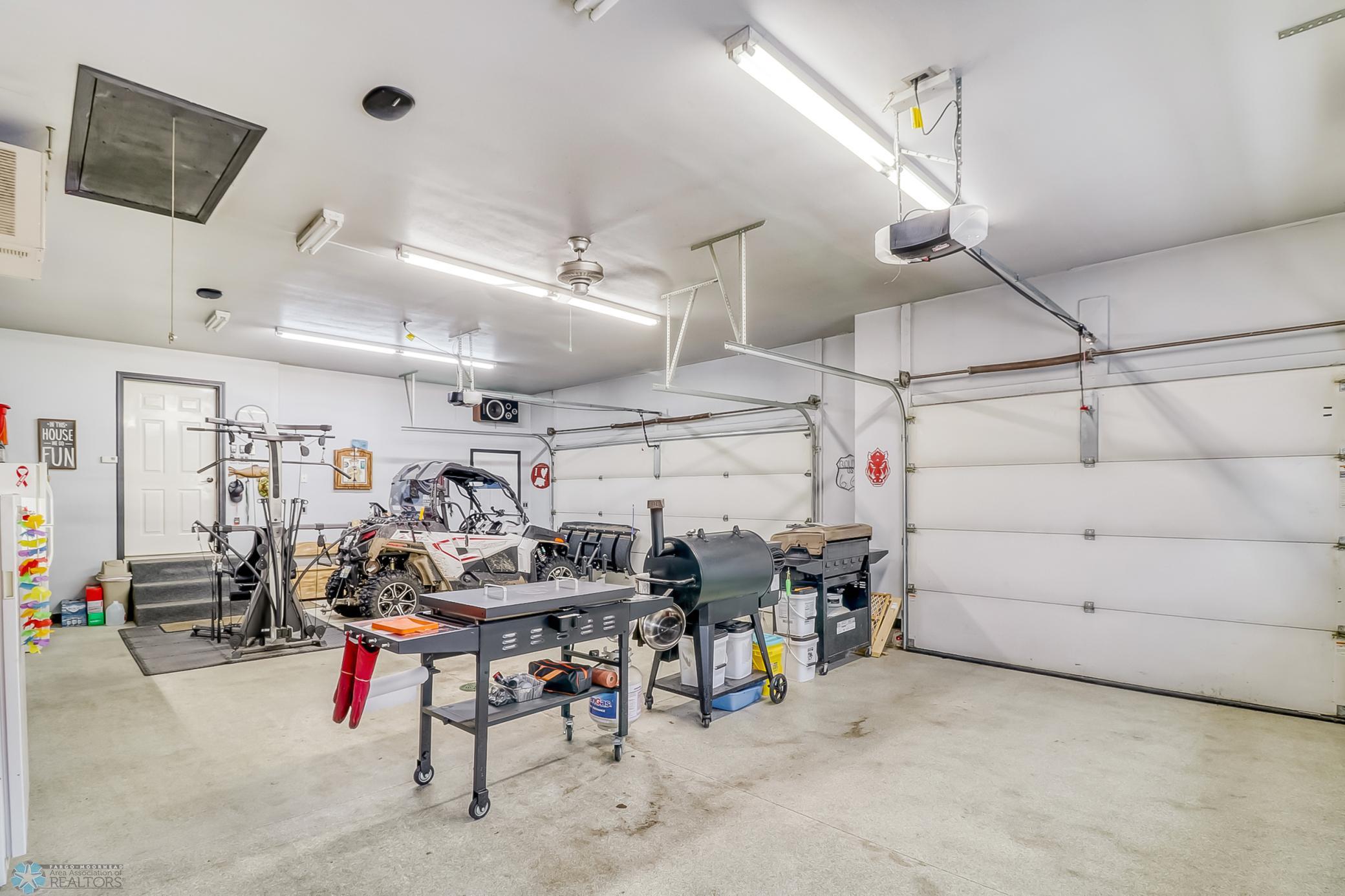 Garage1_2.jpg