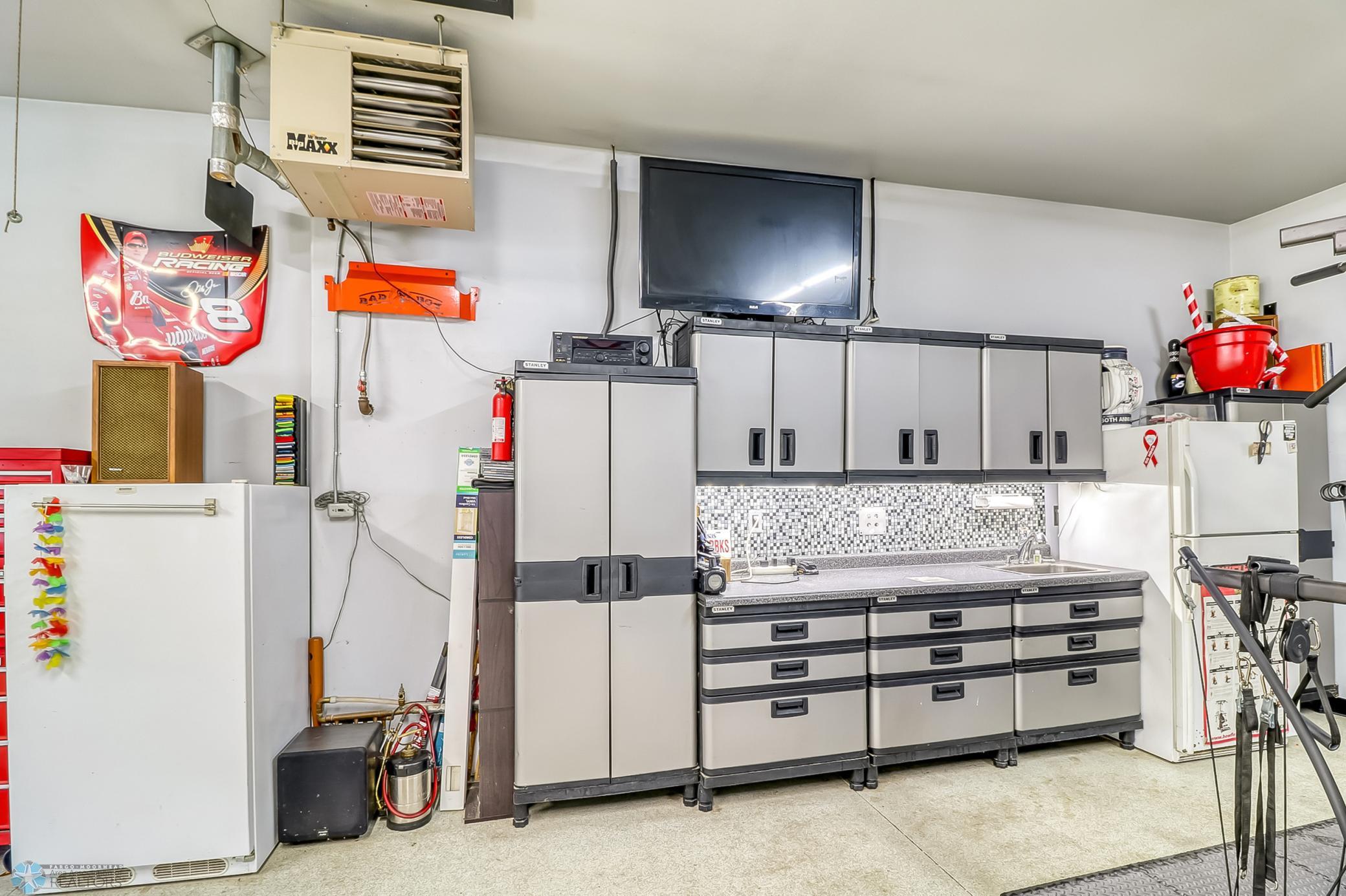 Garage1_1.jpg