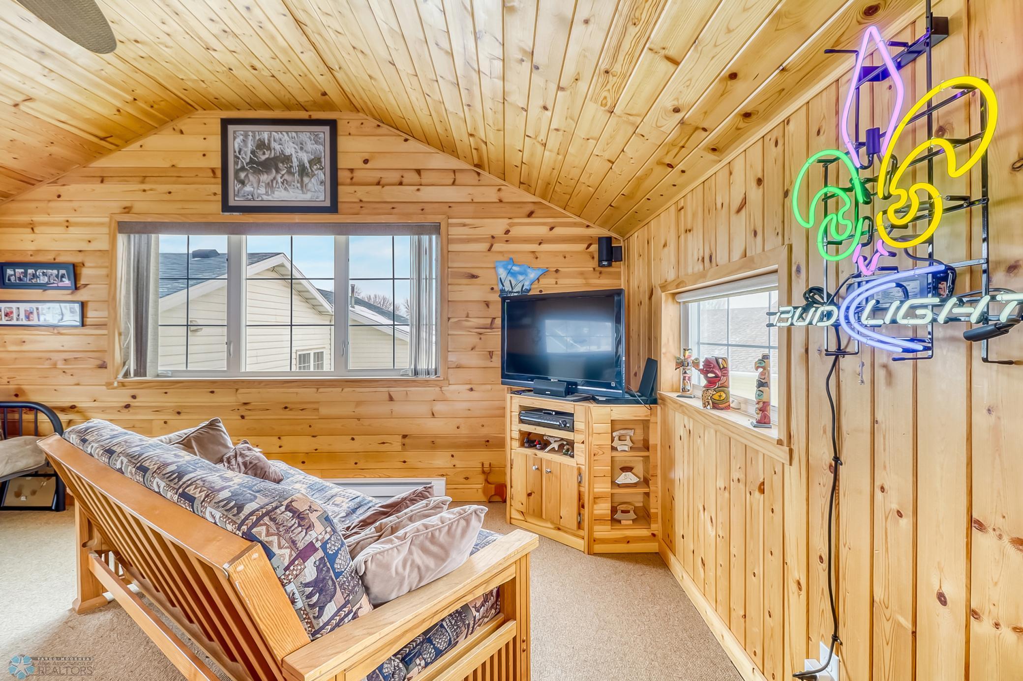 Unattached Garage Upstairs1_3.jpg
