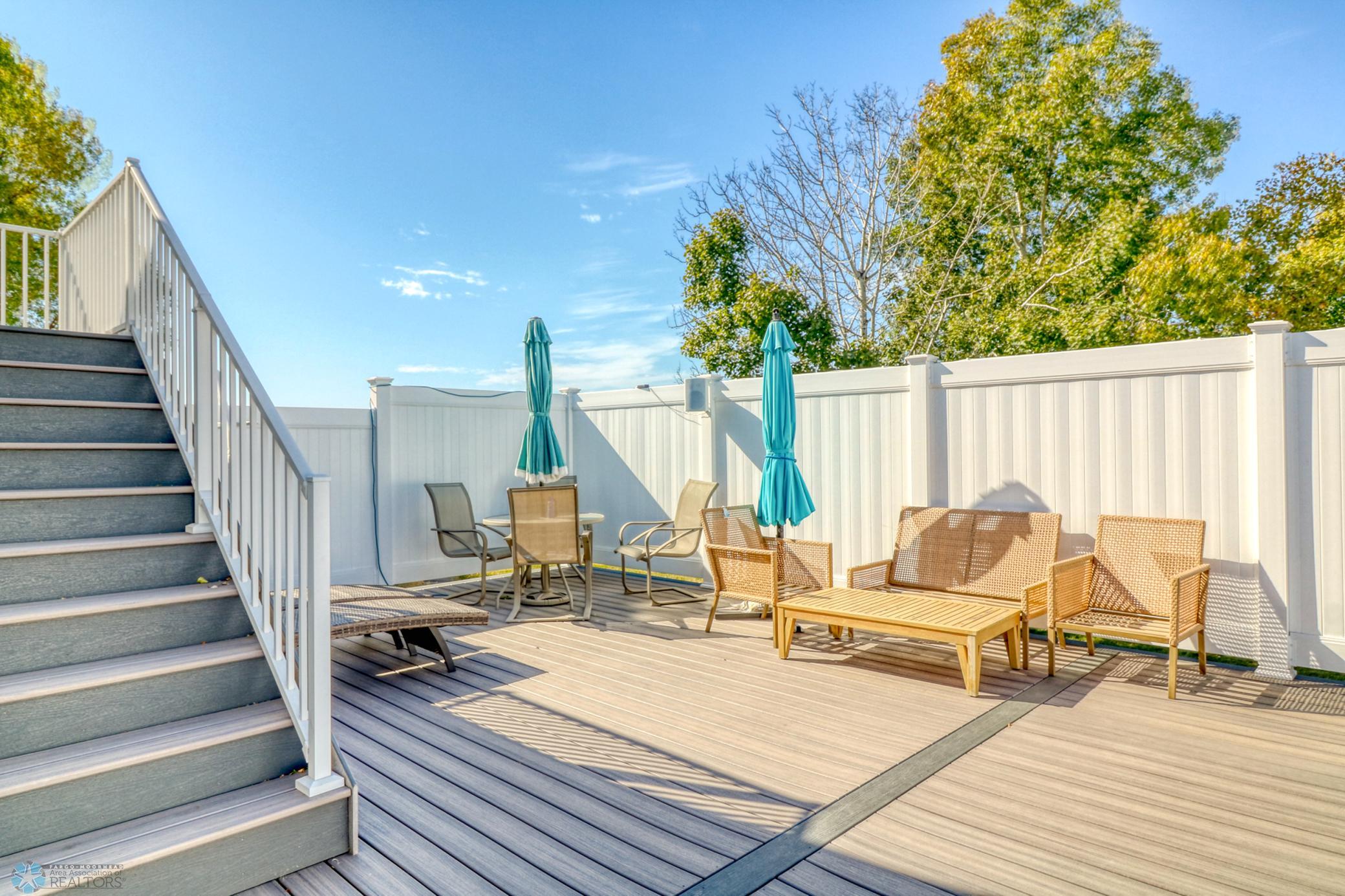 Pool Deck1_2.jpg