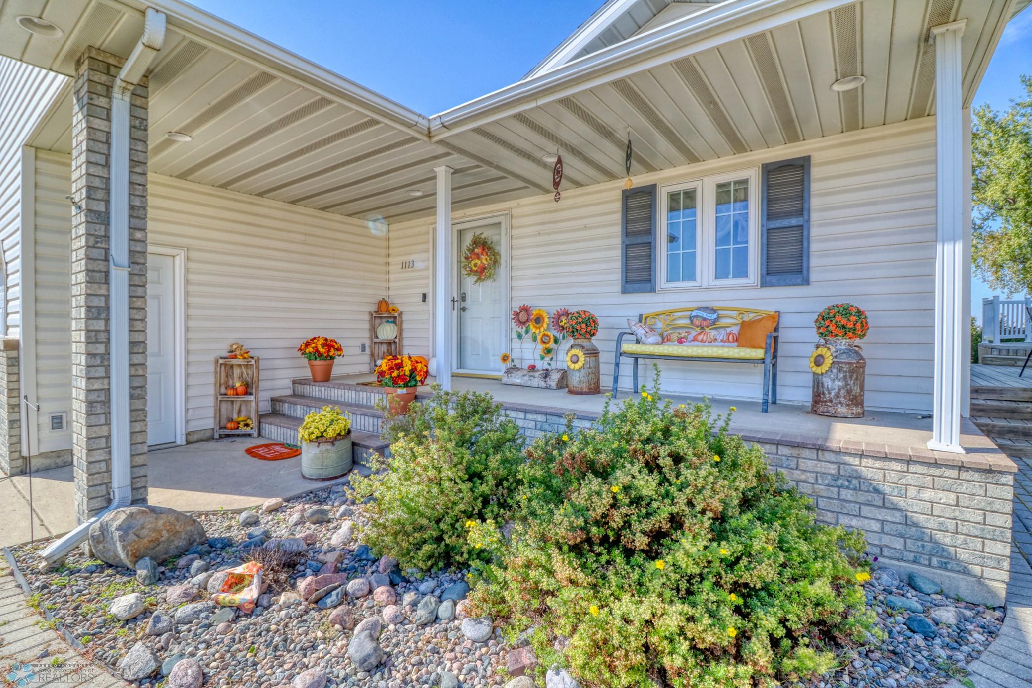 Front Porch1_2.jpg