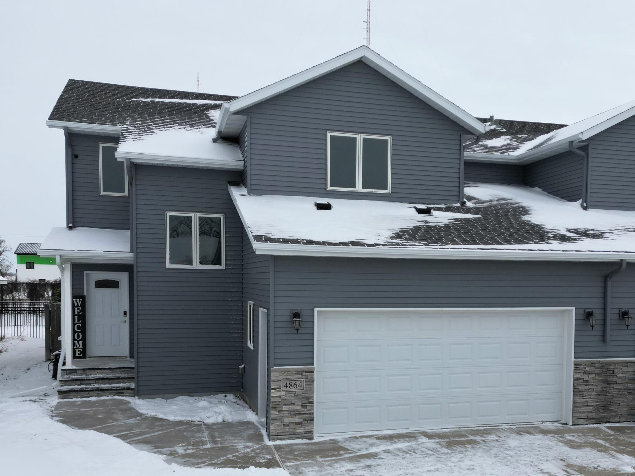 3 Bed - 3 Bath Twin Home.JPG