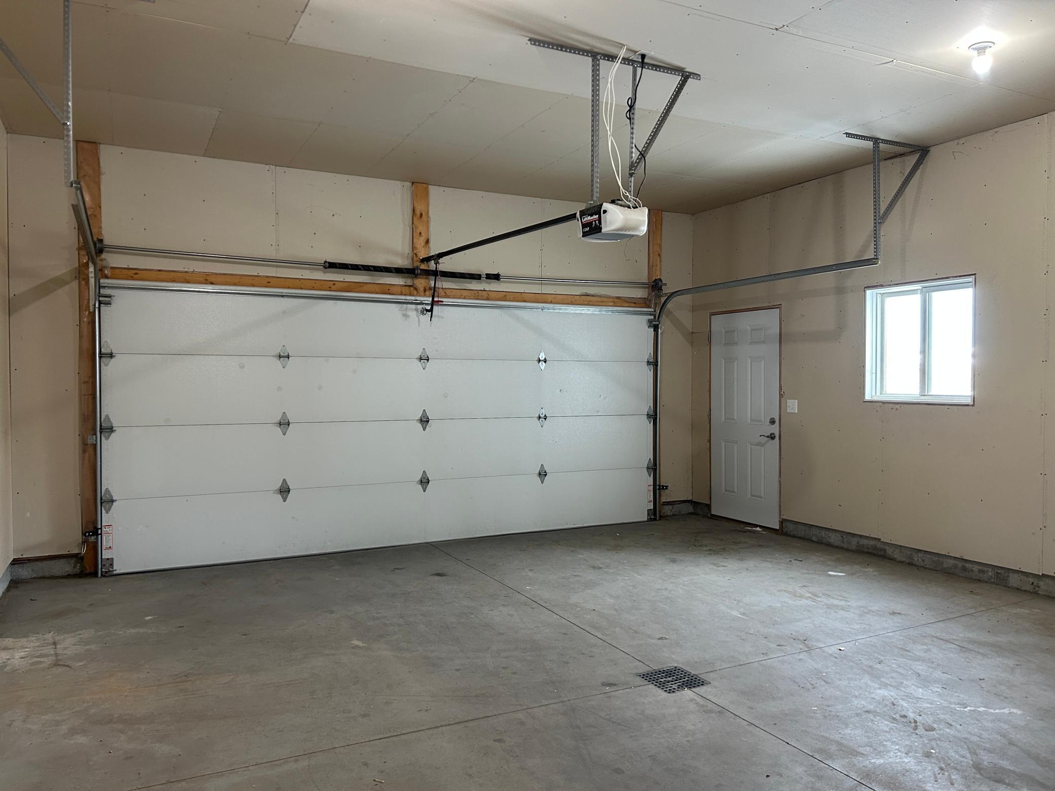 53 Large Garage With Floor Drain.JPG