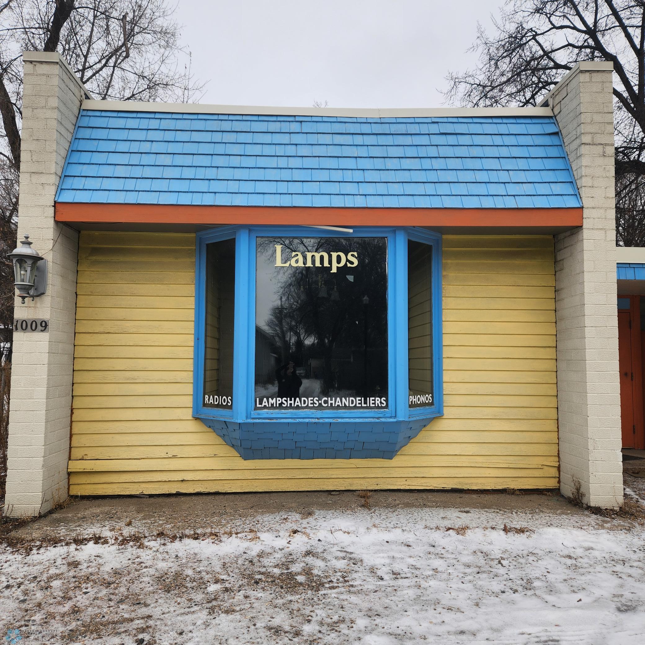 Solid Commercial Space