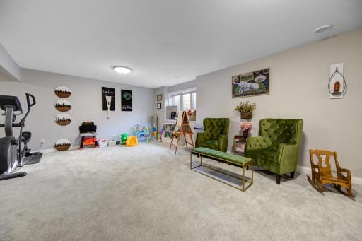 1933 Lexington Lane, North Mankato, MN 56003