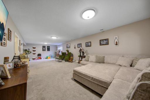 1933 Lexington Lane, North Mankato, MN 56003
