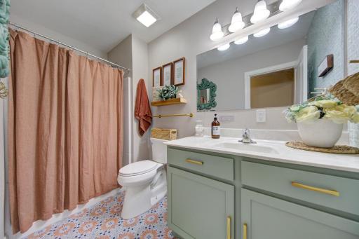 1933 Lexington Lane, North Mankato, MN 56003