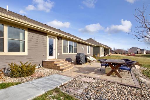 1933 Lexington Lane, North Mankato, MN 56003