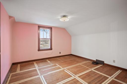 107 Vine Street S, Mora, MN 55051