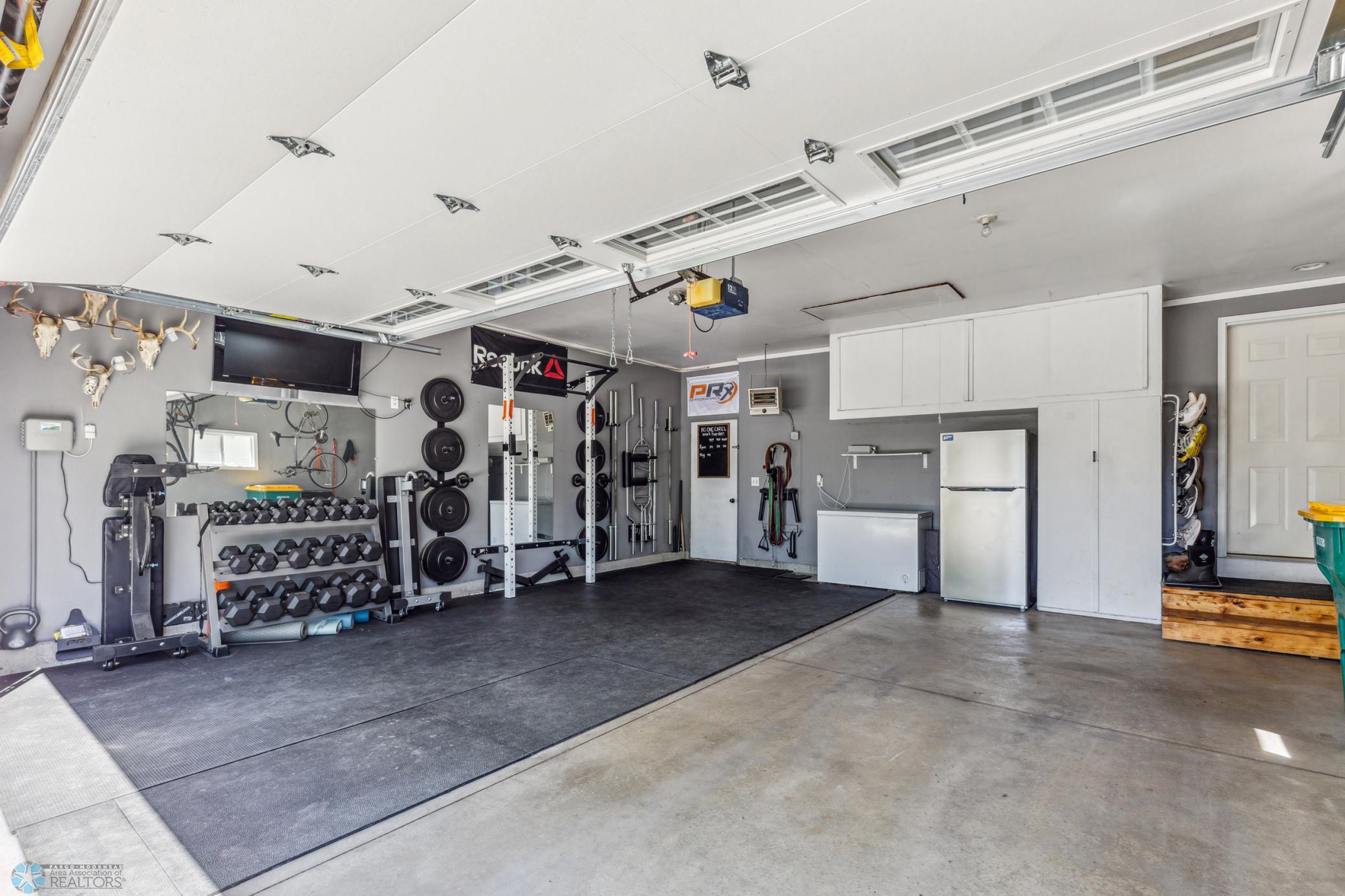 Finished/heated garage