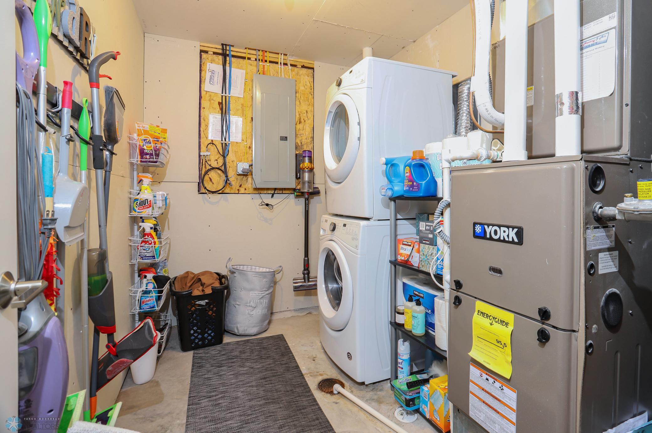 Utility Room (washer & dryer included)
