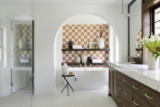 *Photo of another model, for example only*