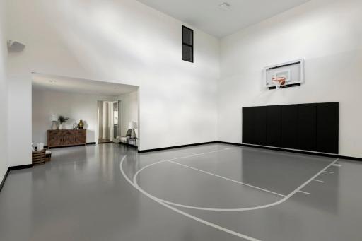 *Photo of another model, for example only*