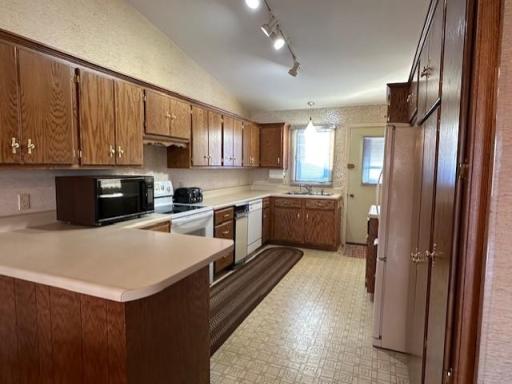 420 6th Avenue, Windom, MN 56101
