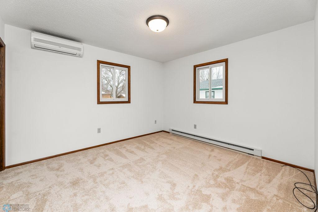 Bedroom 3 (Primary)