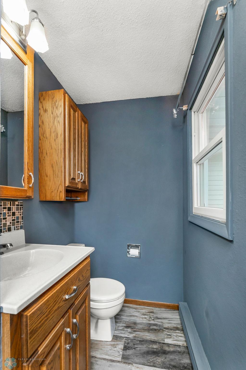Primary's Half Bath