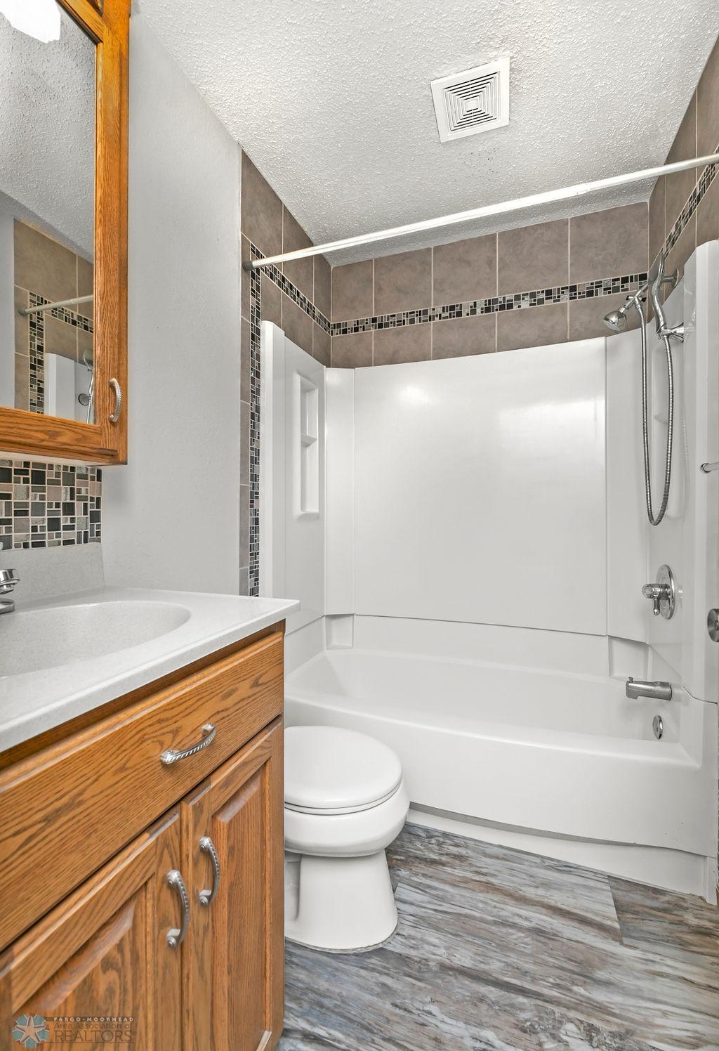 Main floor Full Bathroom