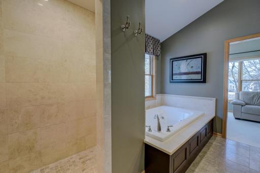 22 N Oaks Road, Saint Paul, MN 55127
