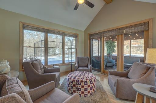22 N Oaks Road, Saint Paul, MN 55127