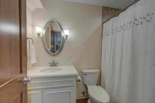 22 N Oaks Road, Saint Paul, MN 55127