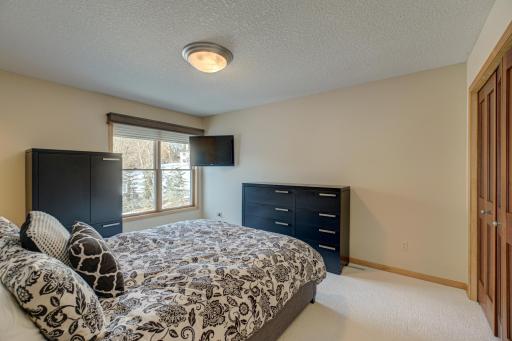 22 N Oaks Road, Saint Paul, MN 55127