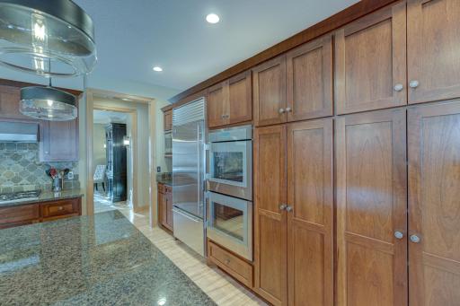 22 N Oaks Road, Saint Paul, MN 55127