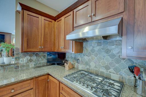 22 N Oaks Road, Saint Paul, MN 55127