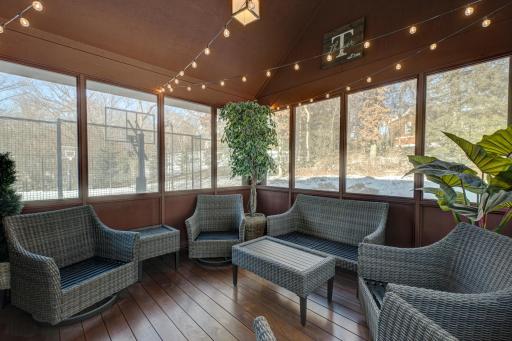 22 N Oaks Road, Saint Paul, MN 55127
