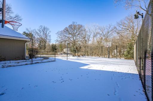 22 N Oaks Road, Saint Paul, MN 55127