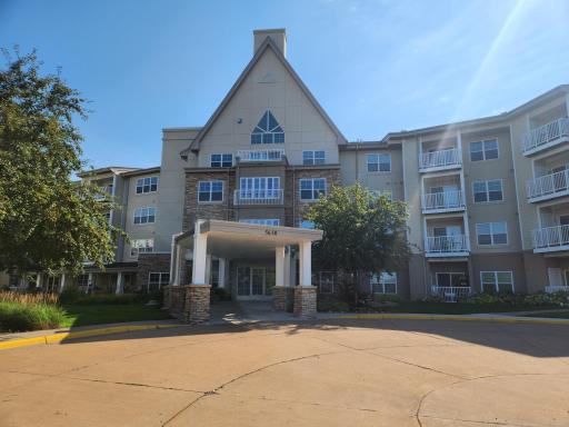 5650 Boone Avenue N, 321, Minneapolis, MN 55428