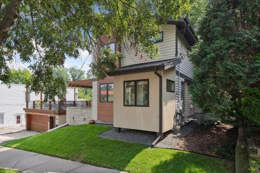 2415 W 42nd Street, Minneapolis, MN 55410