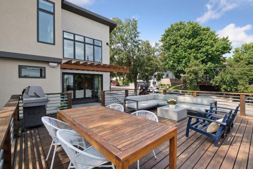 2415 W 42nd Street, Minneapolis, MN 55410