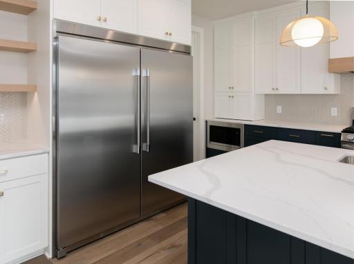 8307 158th St W Savage MN-large-010-009-Kitchen-1334x1000-72dpi.jpg