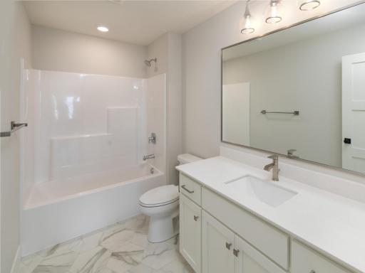 8307 158th St W Savage MN-large-018-011-Bathroom-1333x1000-72dpi.jpg