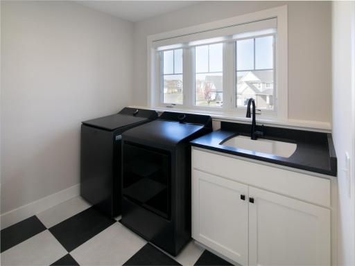 8307 158th St W Savage MN-large-020-019-Laundry-1333x1000-72dpi.jpg