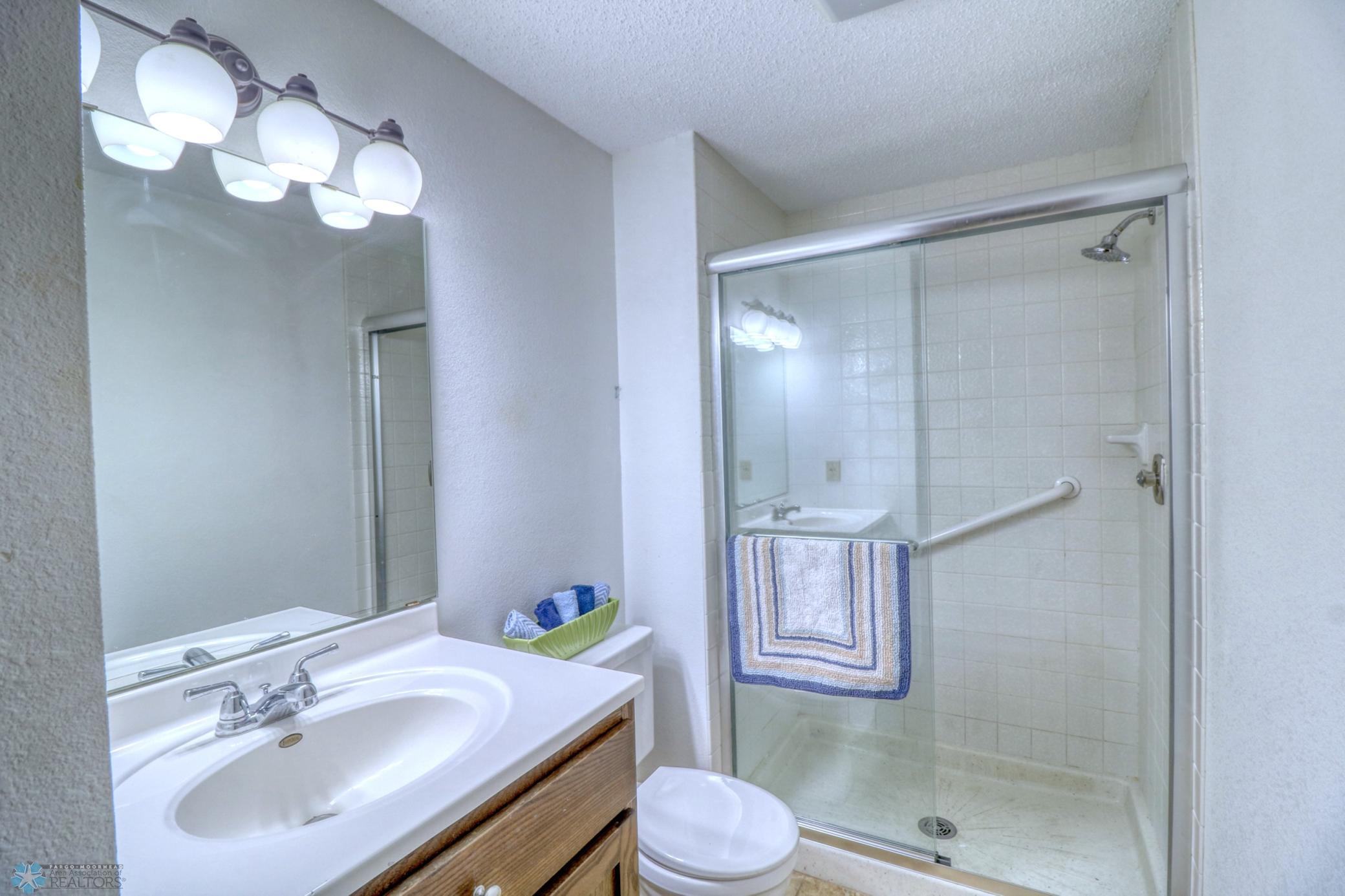 Basement Bathroom1_2.jpg