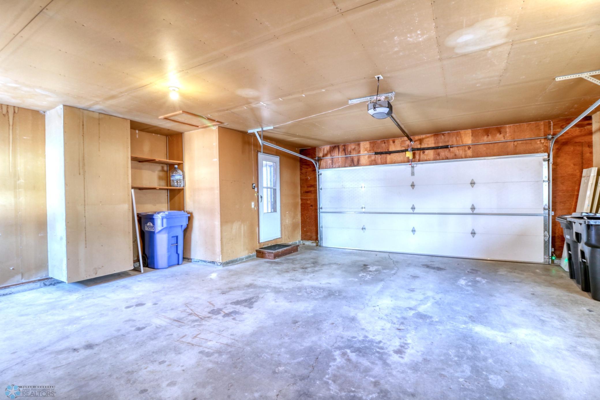 Garage1_1.jpg