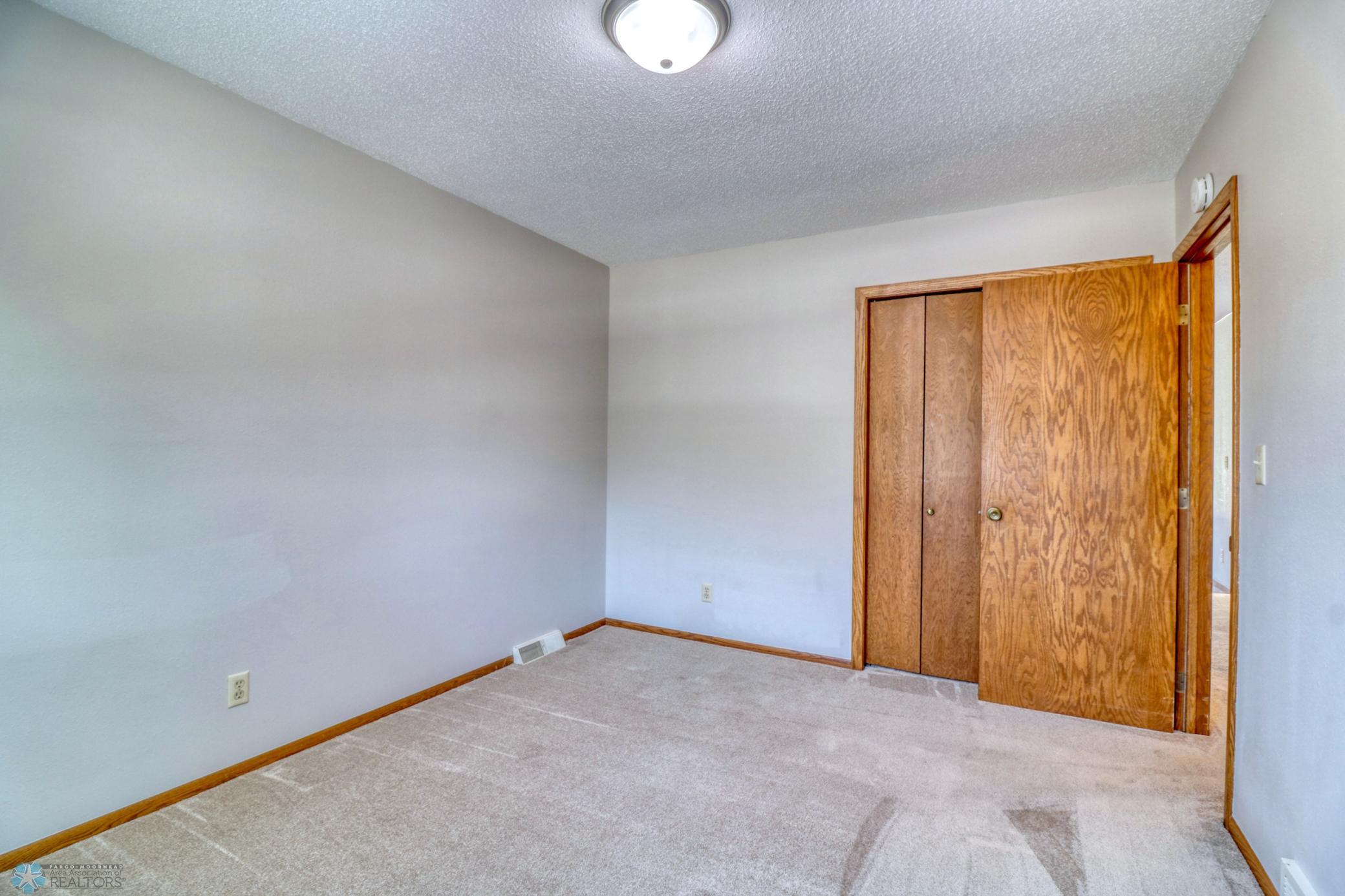 Bedroom2_2.jpg