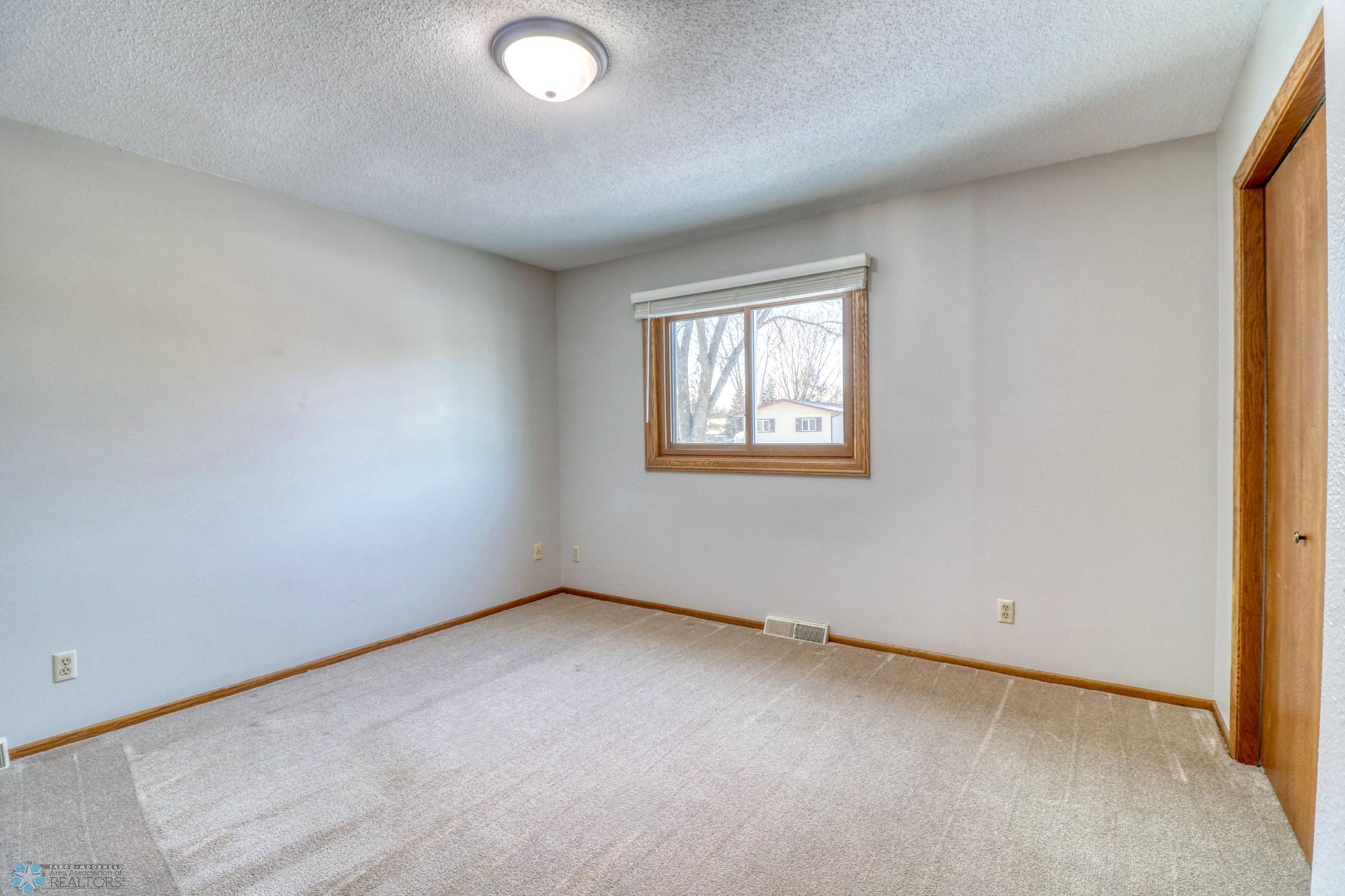 Bedroom1_1.jpg
