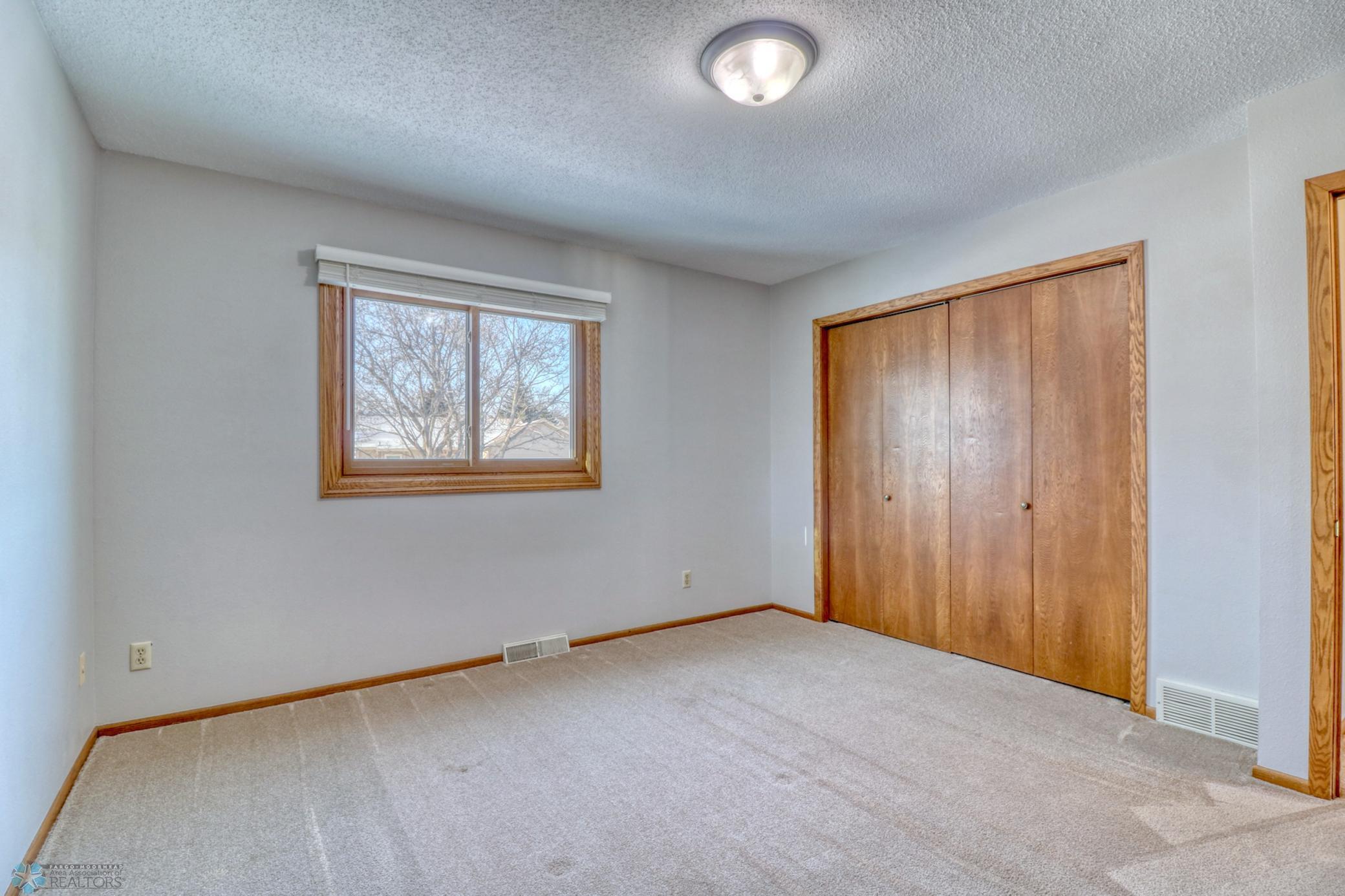 Bedroom1_2.jpg