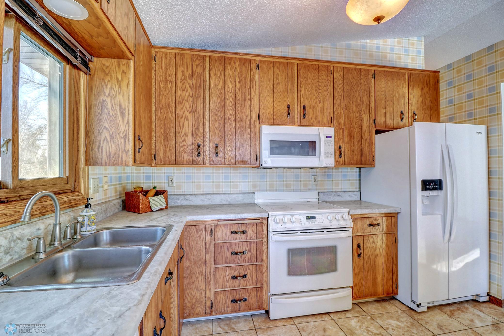 Kitchen1_3.jpg
