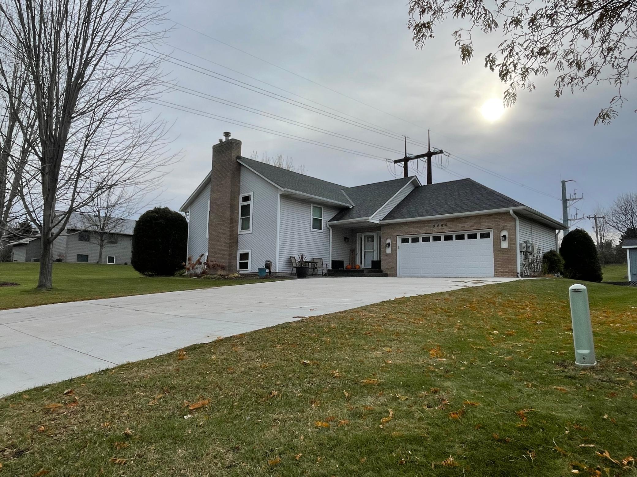 9460 Lower 167th Street W, Lakeville, MN 55044