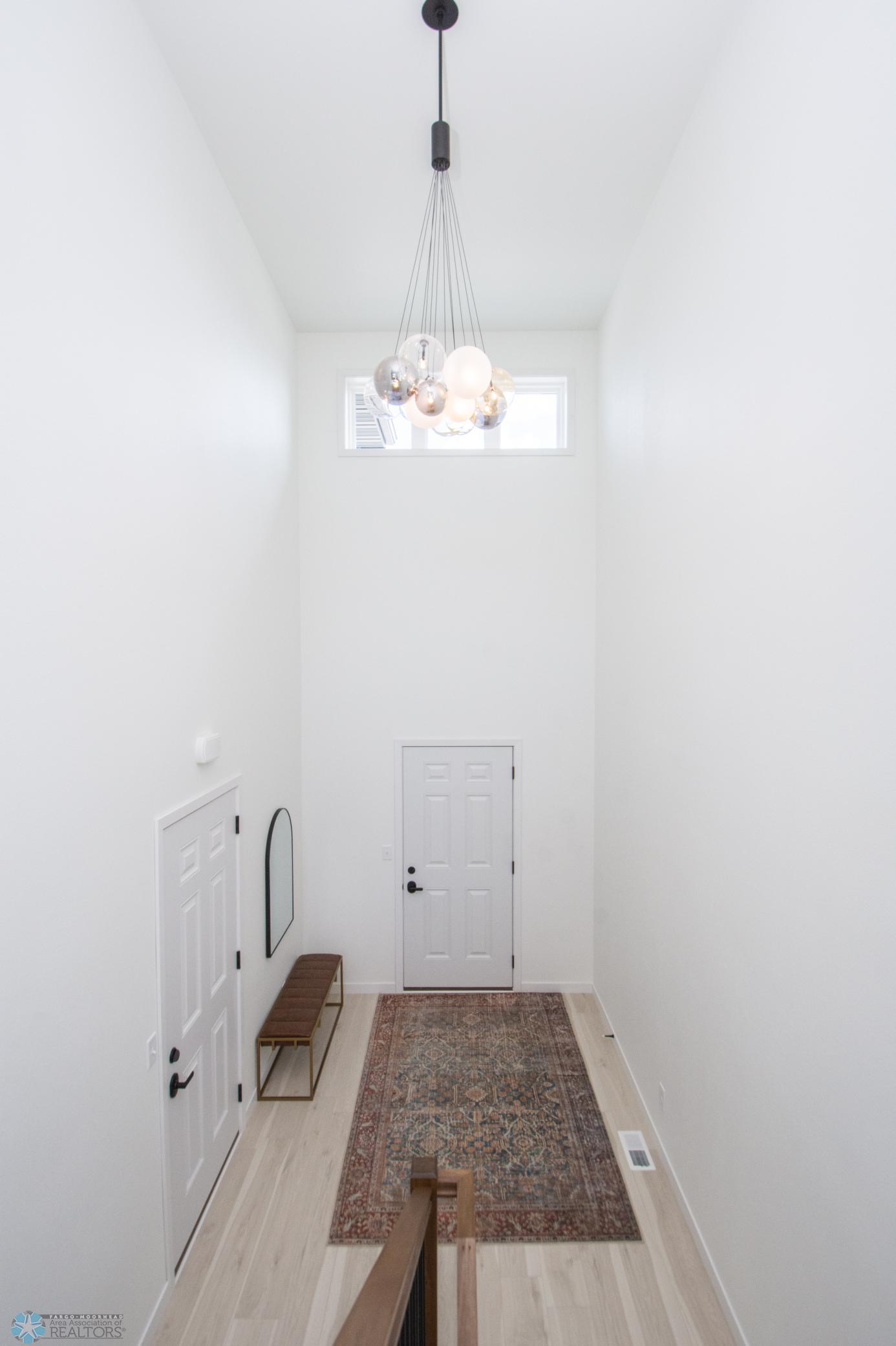 Foyer 2.JPG