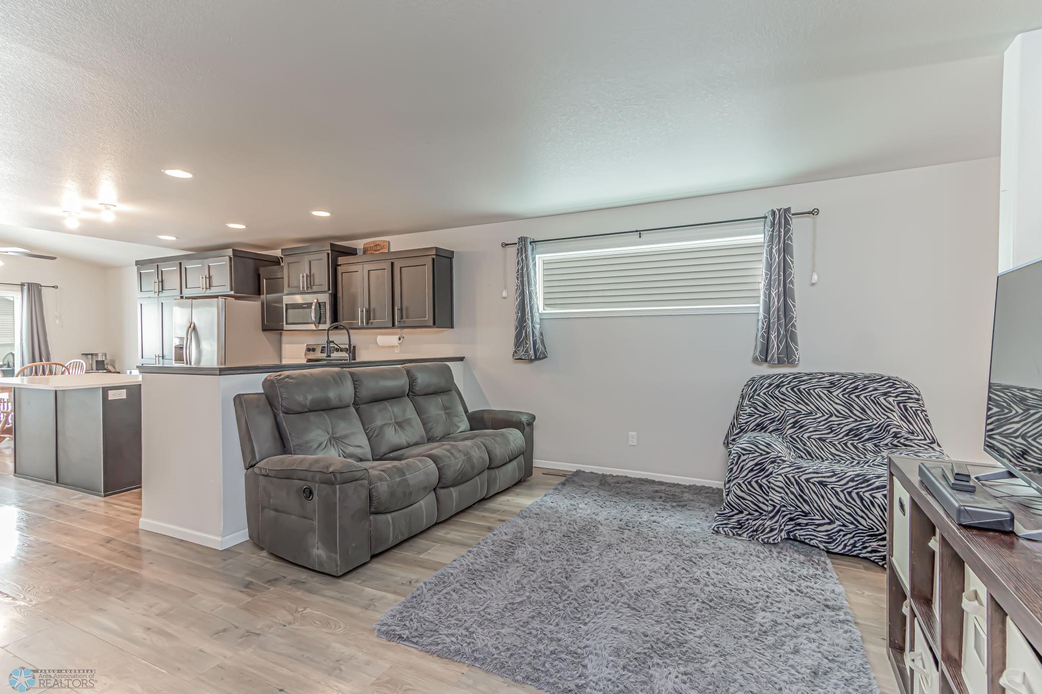 6830 17th St S, Fargo, ND 58104-11.jpg