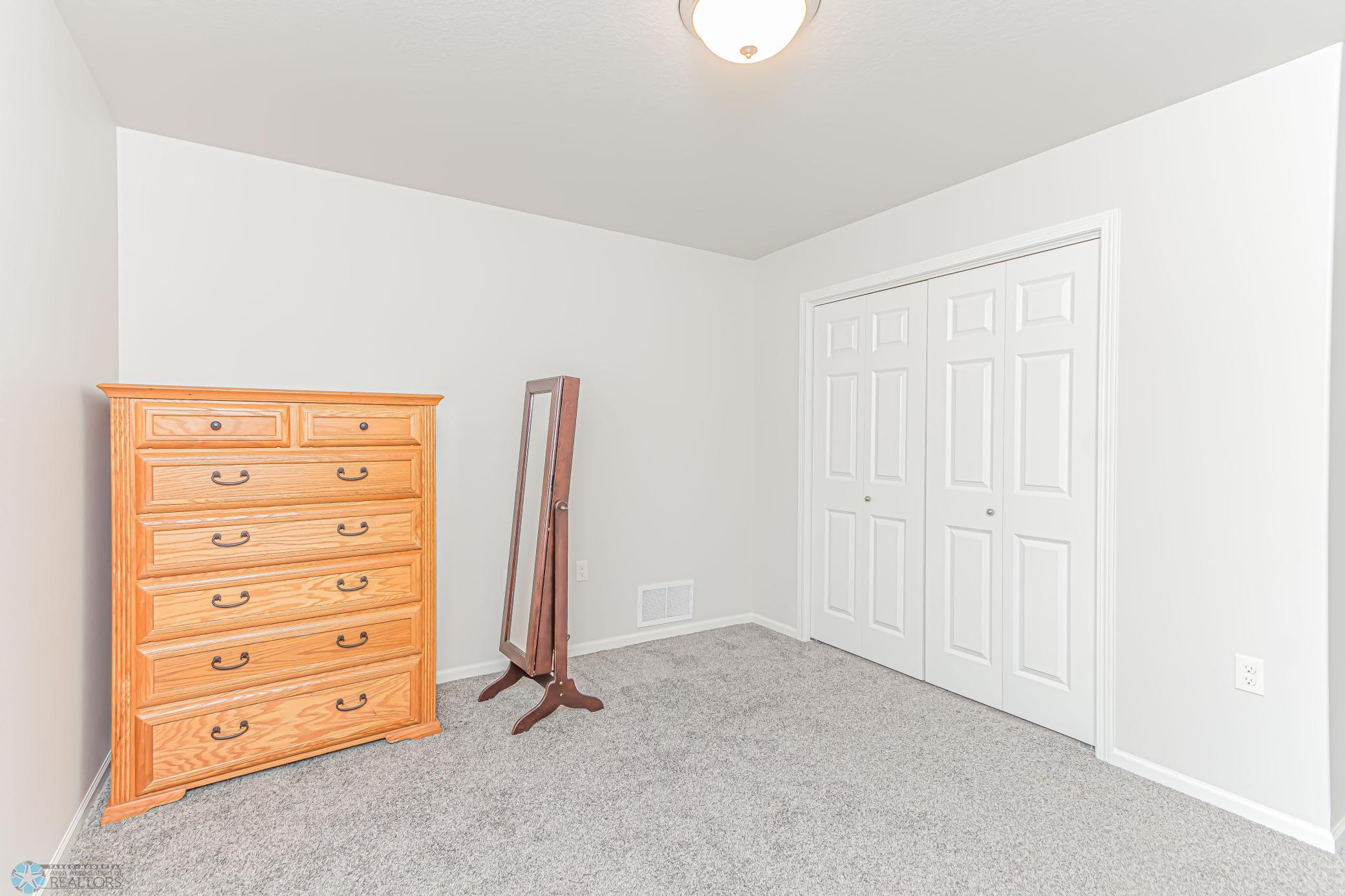 6830 17th St S, Fargo, ND 58104-2.jpg