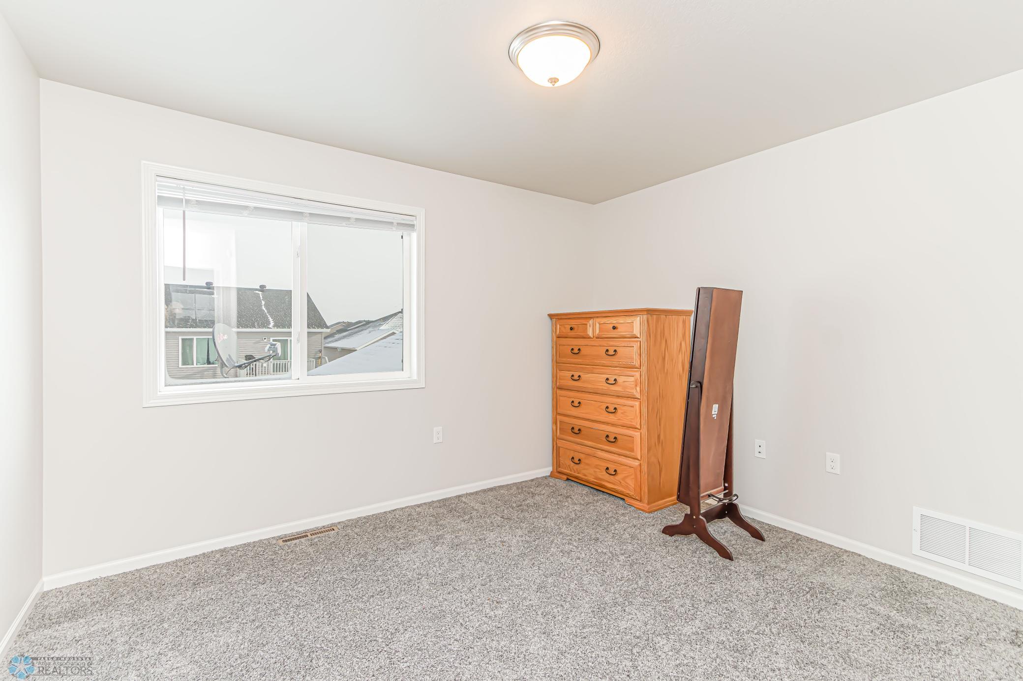 6830 17th St S, Fargo, ND 58104-1.jpg