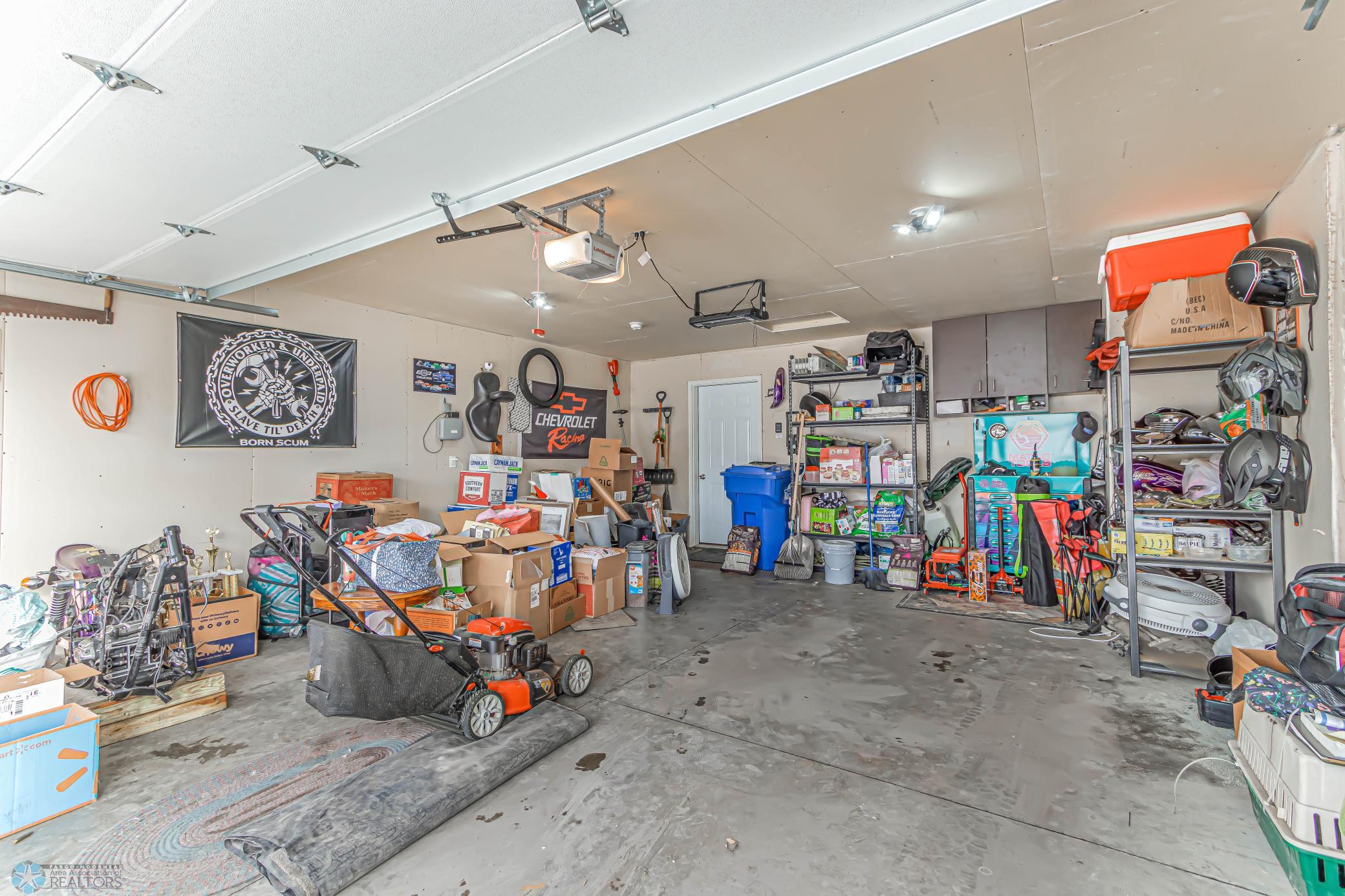 6830 17th St S, Fargo, ND 58104-34.jpg